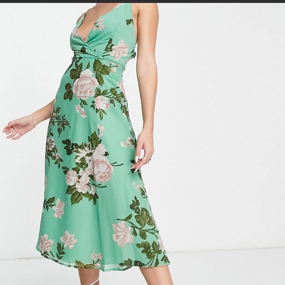 ASOS design cami wrap midi dress with lace up back in sage floral - Picture 2 of 12